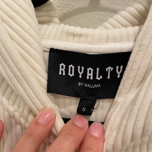 NWT Mens Royalty By Maluma Ivory Sweatshirt Size Small​​​​​ - Picture 7 of 7